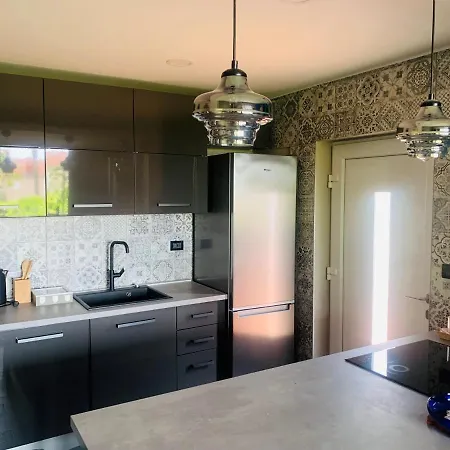 דירה Luxury Pool By Maryn