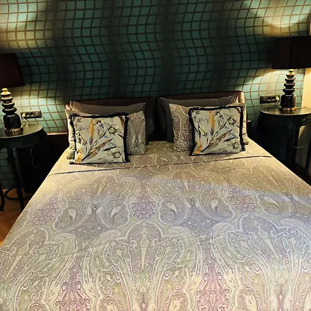 Luxury Pool By Maryn מאקרסקה