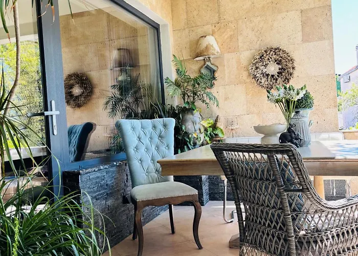 Daire Luxury Pool By Maryn