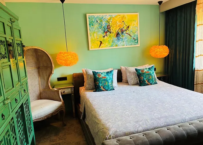 Luxury Pool By Maryn Makarska