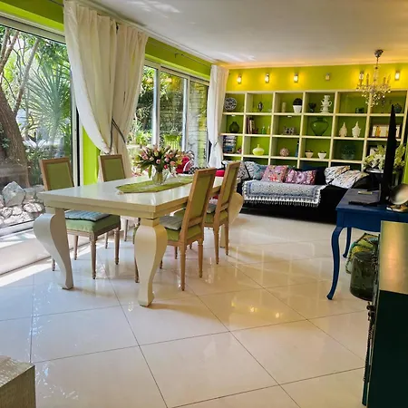 Luxury Pool By Maryn Διαμέρισμα *